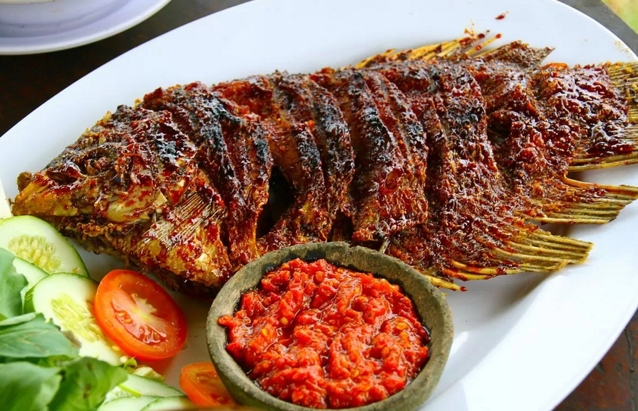 Menggoda Lidah dengan Resep Ikan Gurame Bakar yang Lezat dan Sederhana