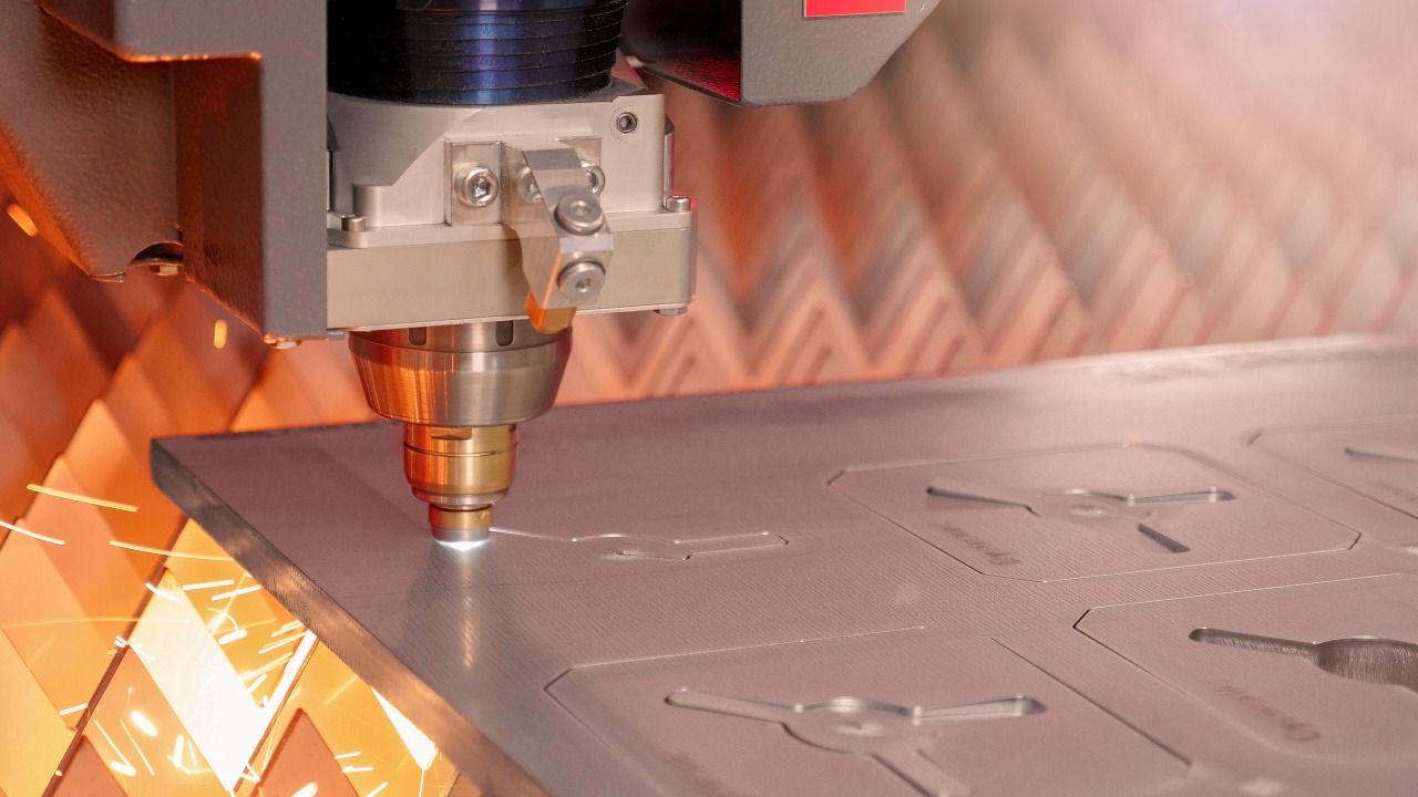 Tritunggal Metal: Jasa Laser Cutting untuk Segala Kebutuhan Material Anda